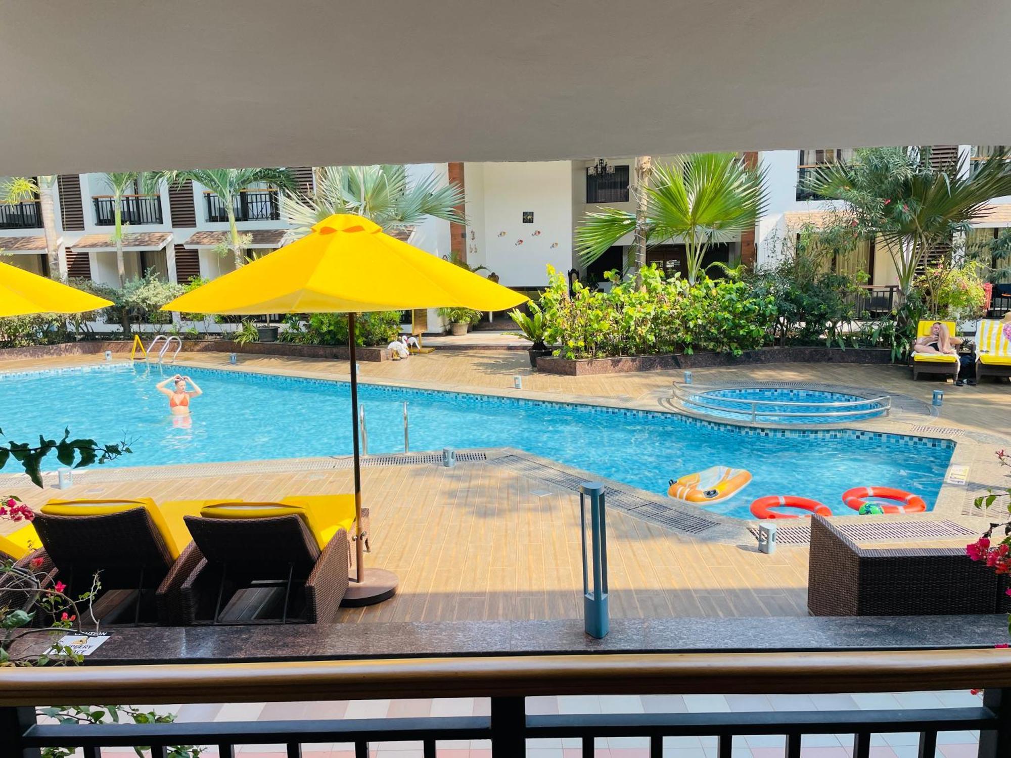 Sobit Sarovar Portico Hotel 4*